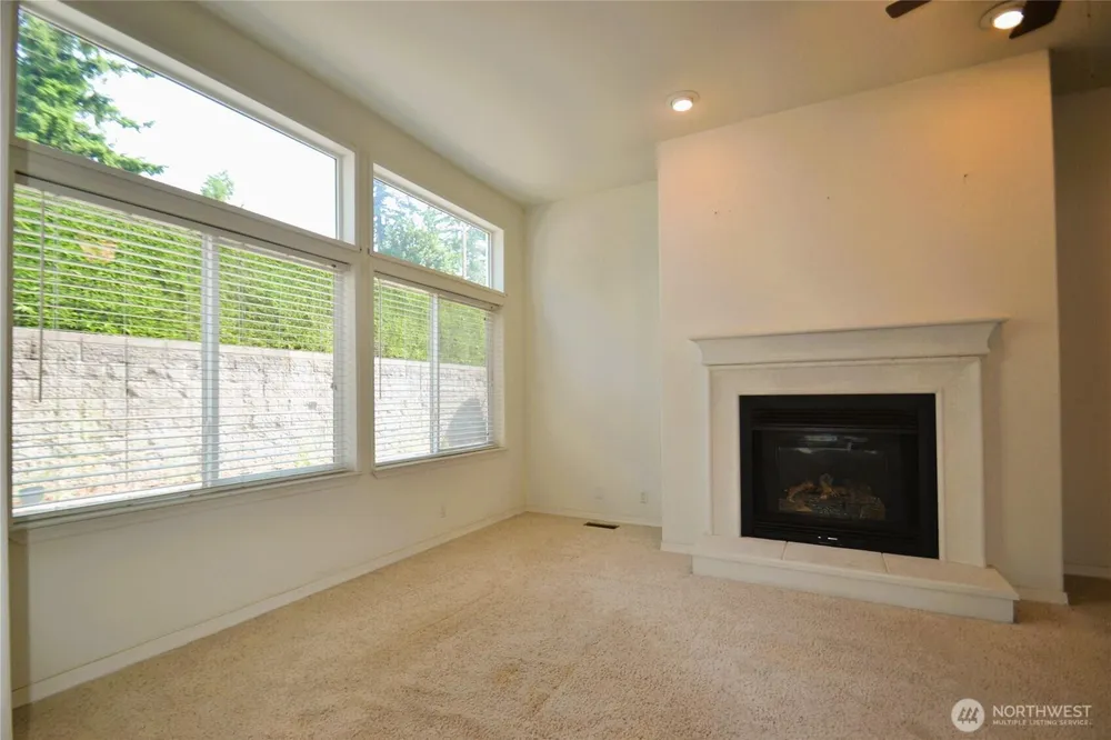 21628 SE 272nd Pl, Maple Valley, WA 98038