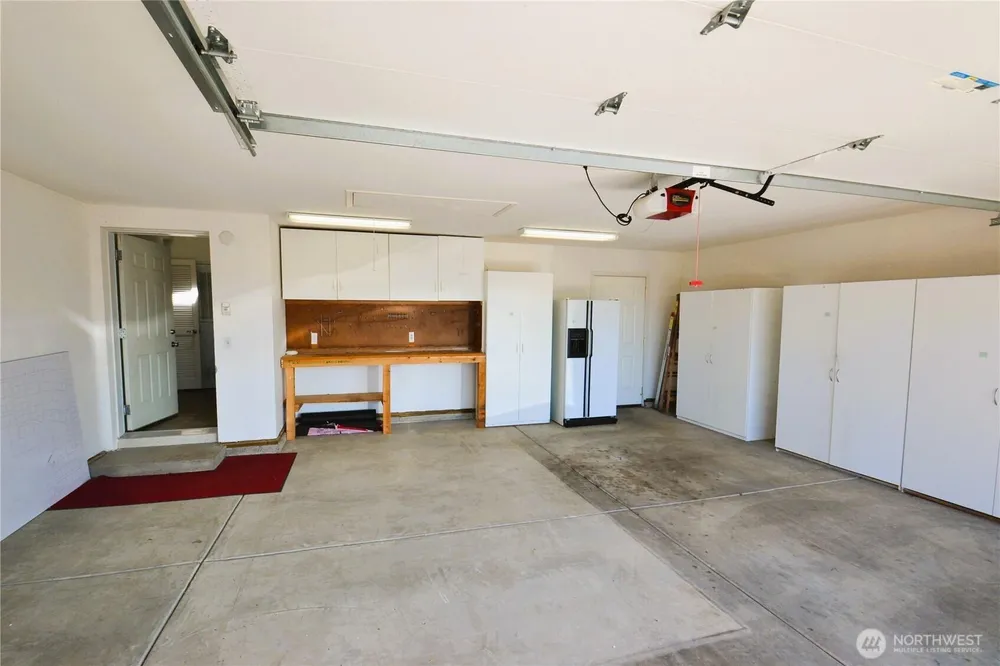 21628 SE 272nd Pl, Maple Valley, WA 98038