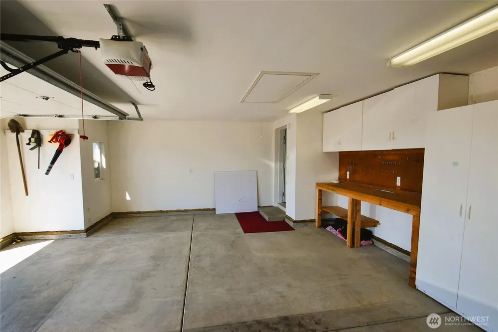 21628 SE 272nd Pl, Maple Valley, WA 98038