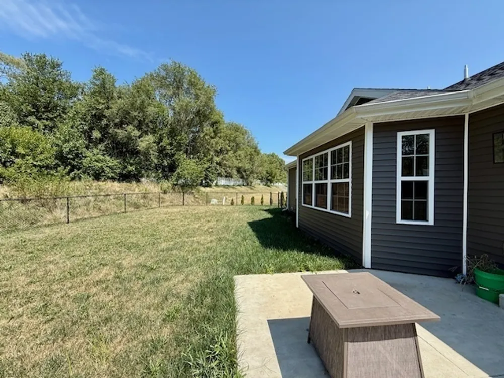 709 N Abbey Rd, Urbana, IL 61802
