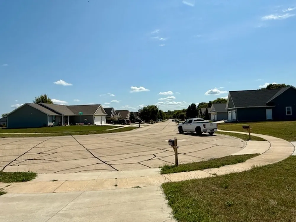 709 N Abbey Rd, Urbana, IL 61802