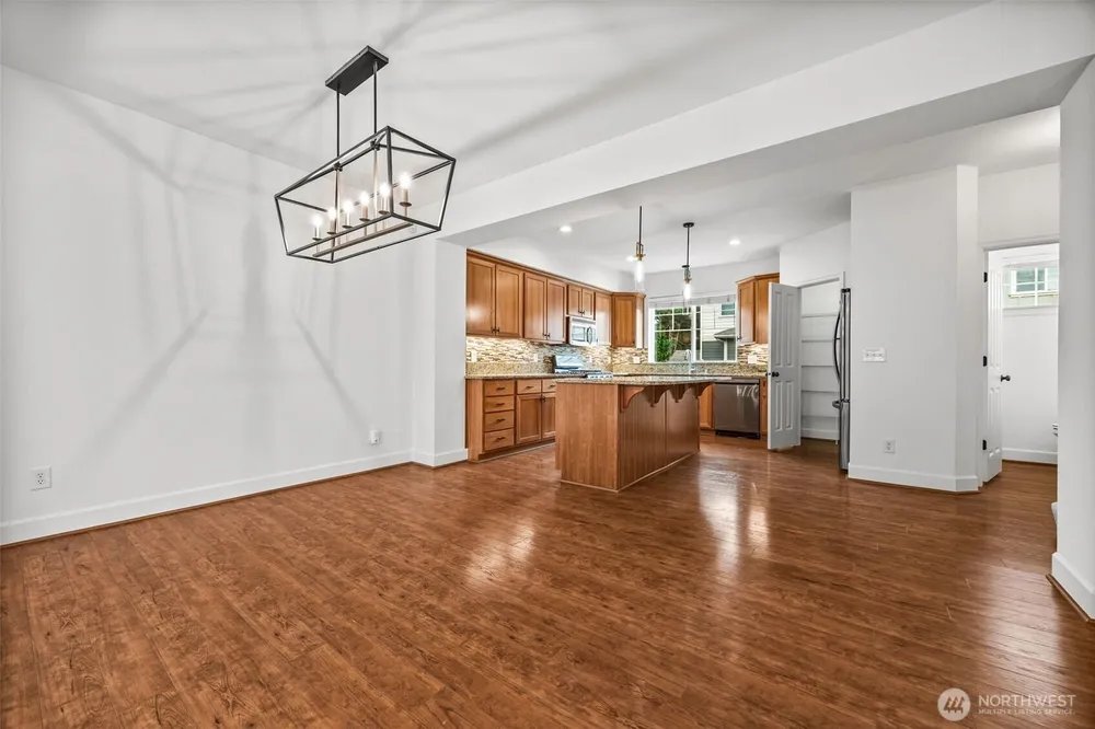 4660 NE 3rd Ct, Renton, WA 98059