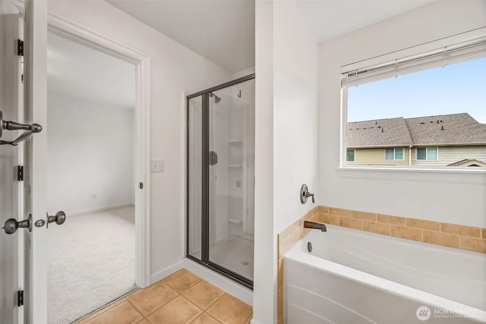 4660 NE 3rd Ct, Renton, WA 98059