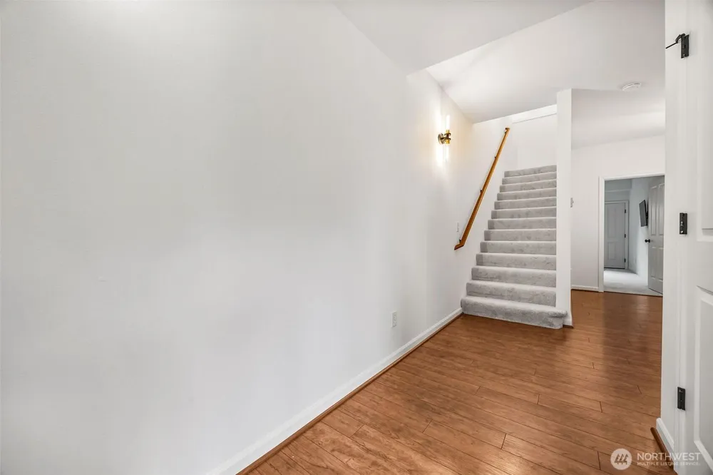 4660 NE 3rd Ct, Renton, WA 98059
