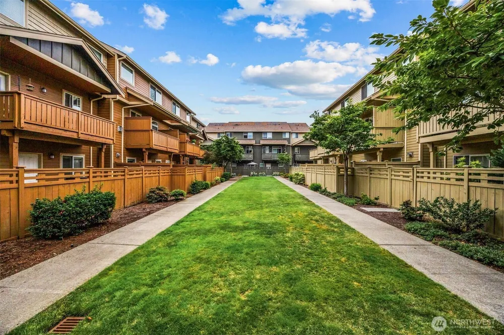 4660 NE 3rd Ct, Renton, WA 98059