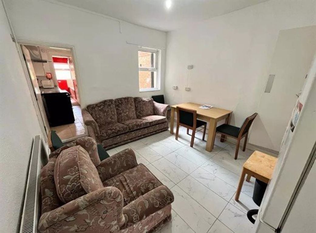 106 Hubert Road, B29 6ER Image 3