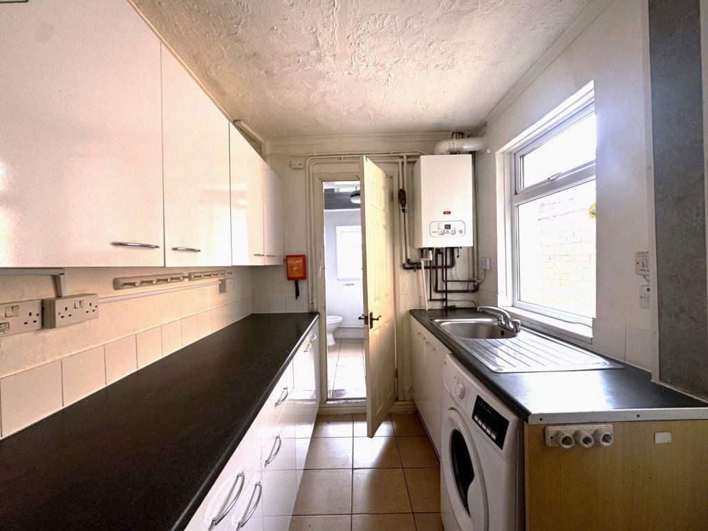 106 Hubert Road, B29 6ER Image 4