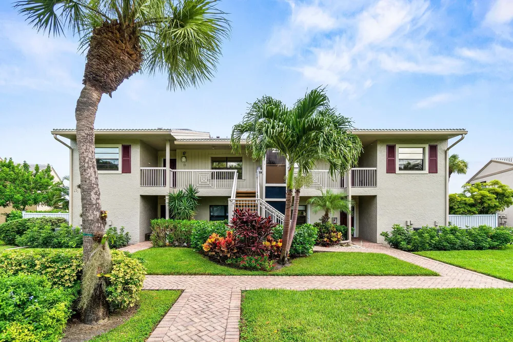 23 Eastgate Dr, Boynton Beach, FL 33436