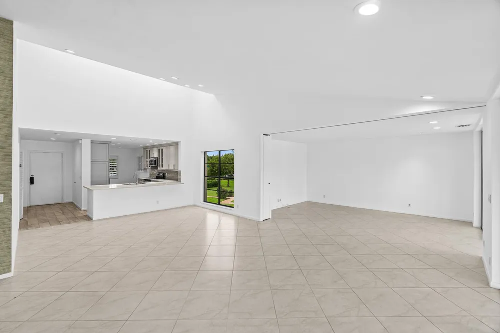 23 Eastgate Dr, Boynton Beach, FL 33436