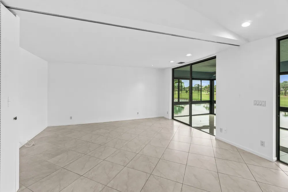 23 Eastgate Dr, Boynton Beach, FL 33436