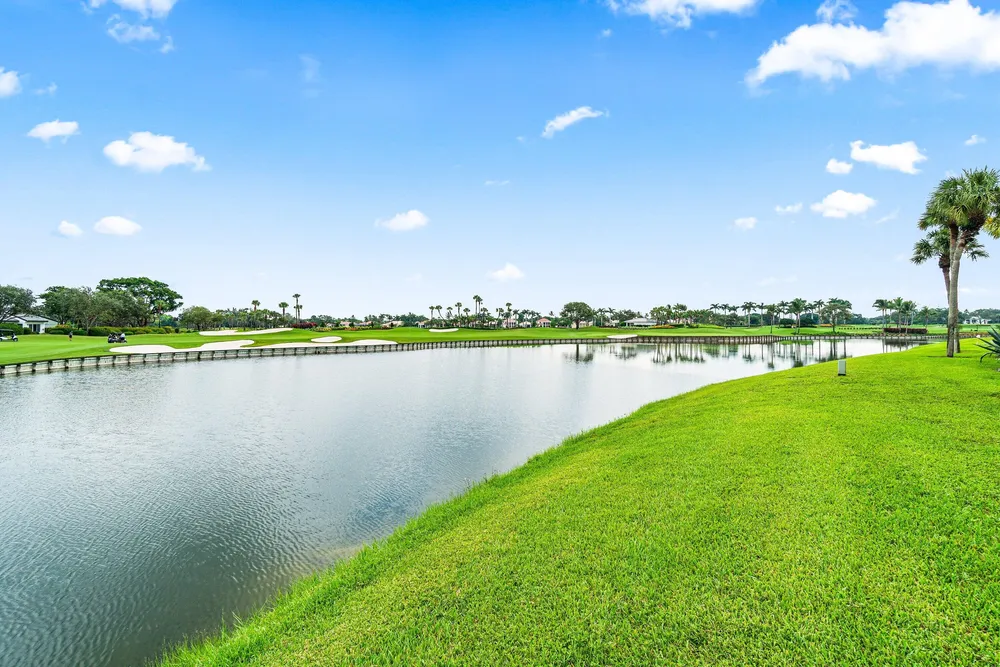 23 Eastgate Dr, Boynton Beach, FL 33436