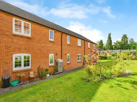 Chartley Court, Uttoxeter thumb 2