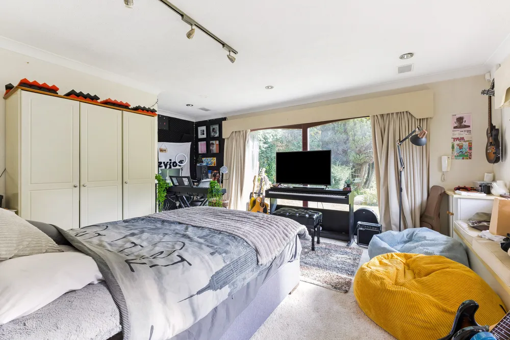 Spring Lake, Stanmore, HA7