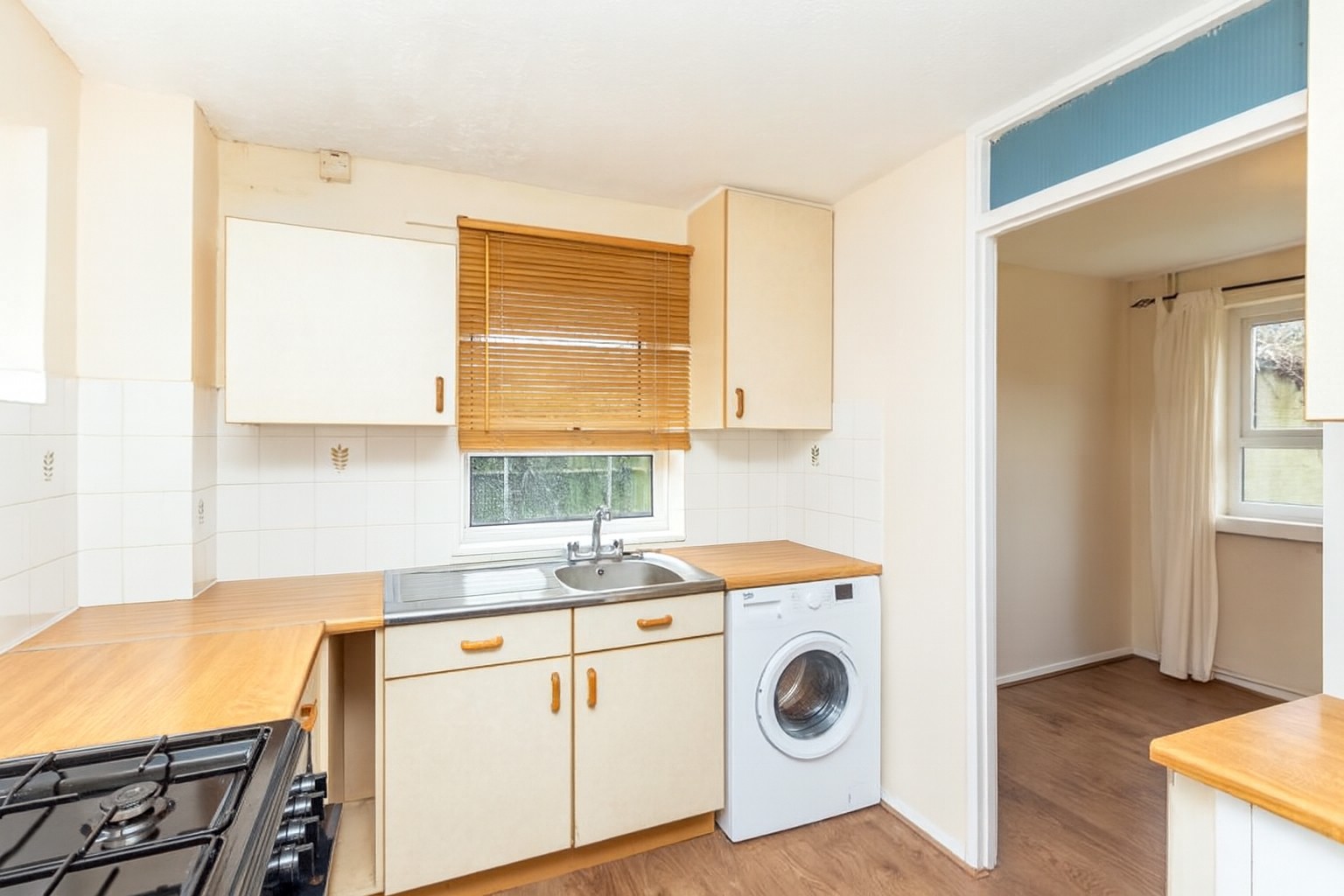 High-Yield 3-Bed Maisonette  Perfect for Investors or Families Image 5