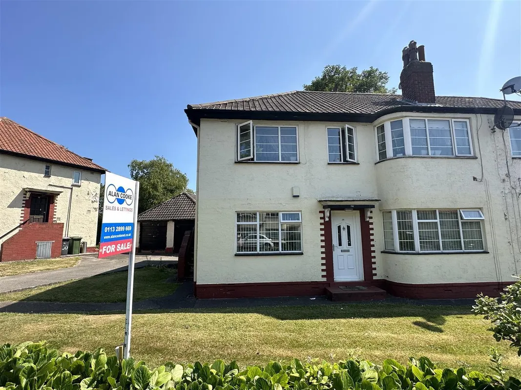 Sandringham Gardens, Alwoodley, LS17