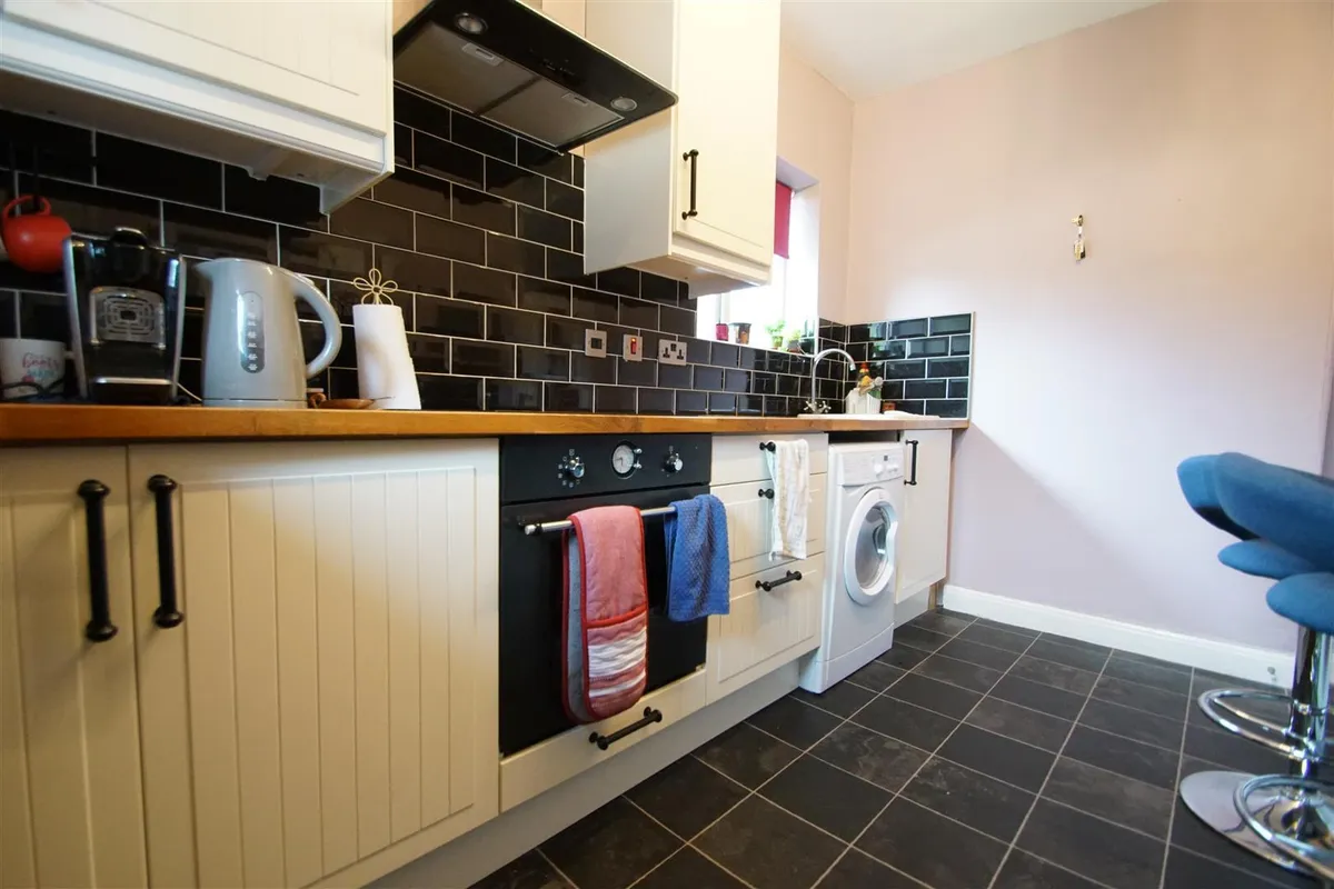 Sandringham Gardens, Alwoodley, LS17