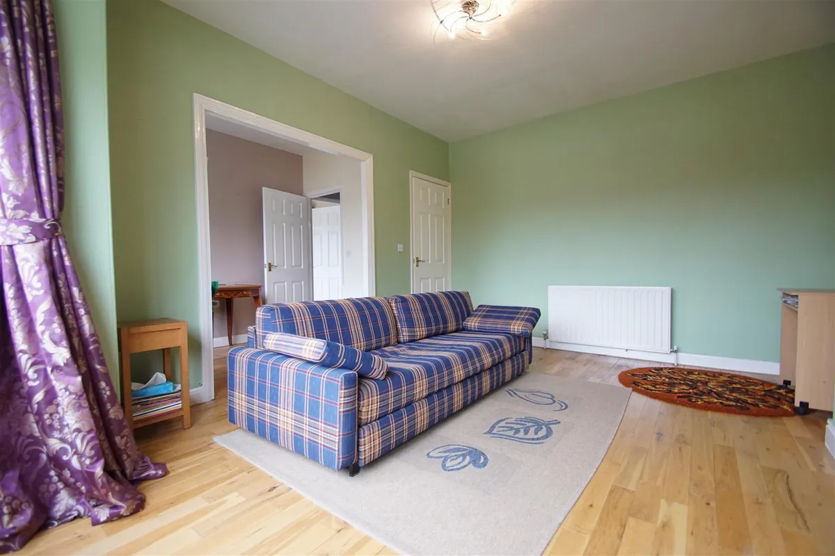 Sandringham Gardens, Alwoodley, LS17