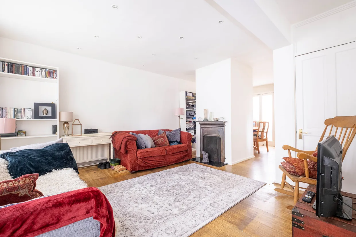 Brocklebank Road, London, SW18 photo 1
