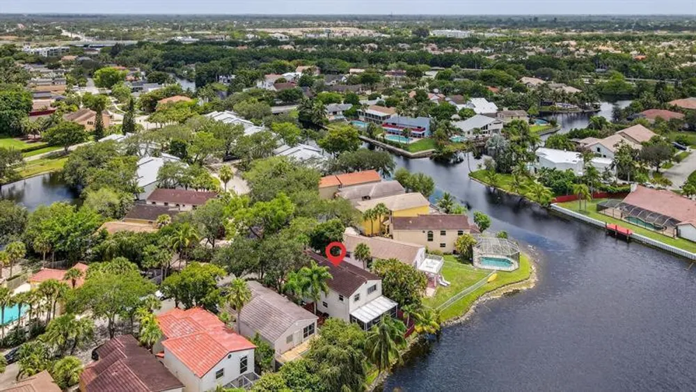 9861 Fairway Cove Ln, Plantation, FL 33324