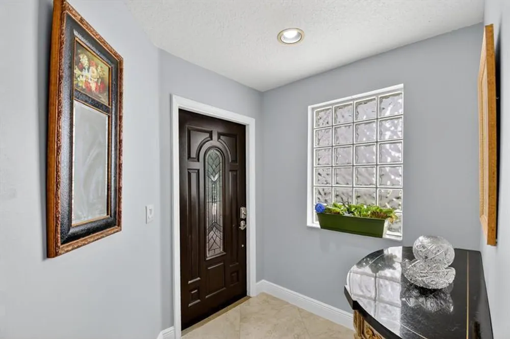 9861 Fairway Cove Ln, Plantation, FL 33324