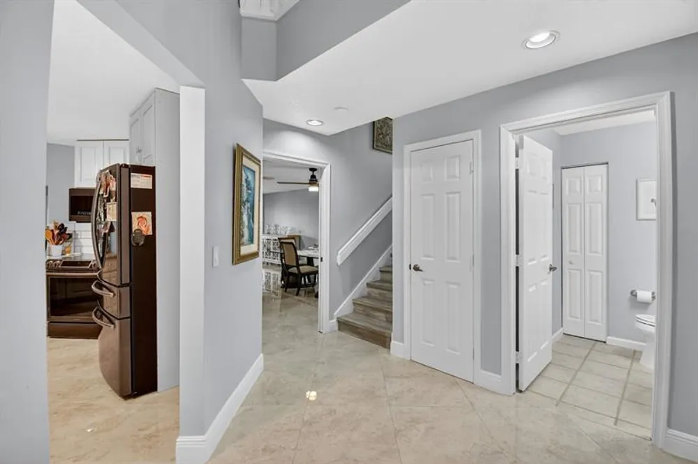 9861 Fairway Cove Ln, Plantation, FL 33324