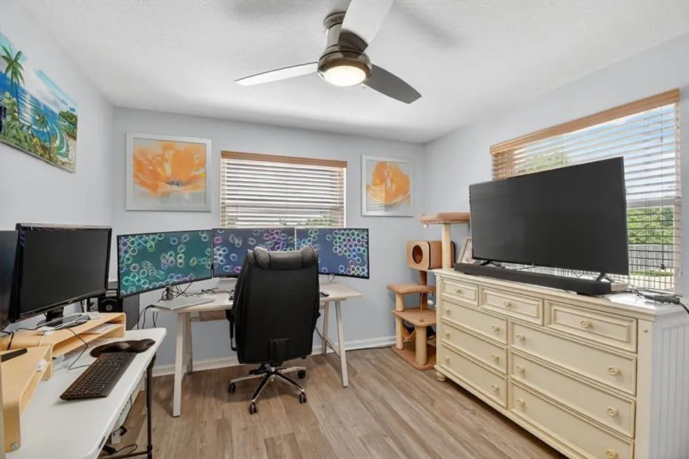 9861 Fairway Cove Ln, Plantation, FL 33324