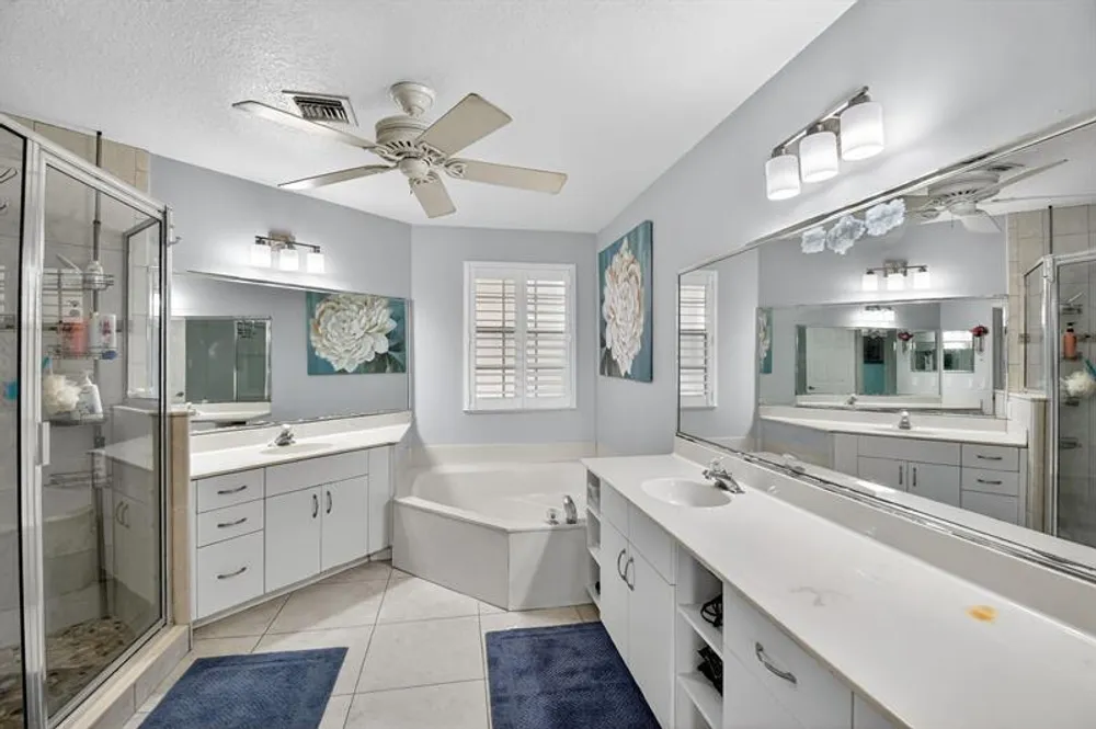 9861 Fairway Cove Ln, Plantation, FL 33324