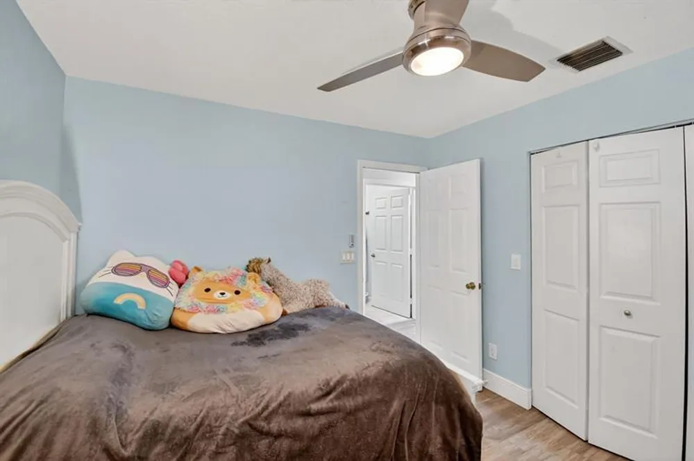 9861 Fairway Cove Ln, Plantation, FL 33324