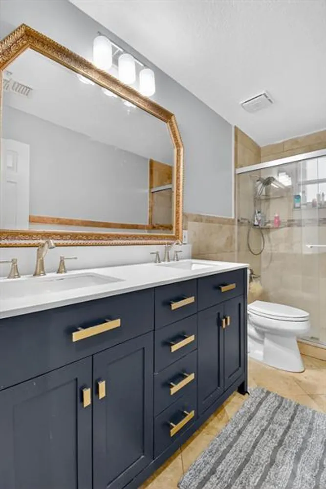 9861 Fairway Cove Ln, Plantation, FL 33324