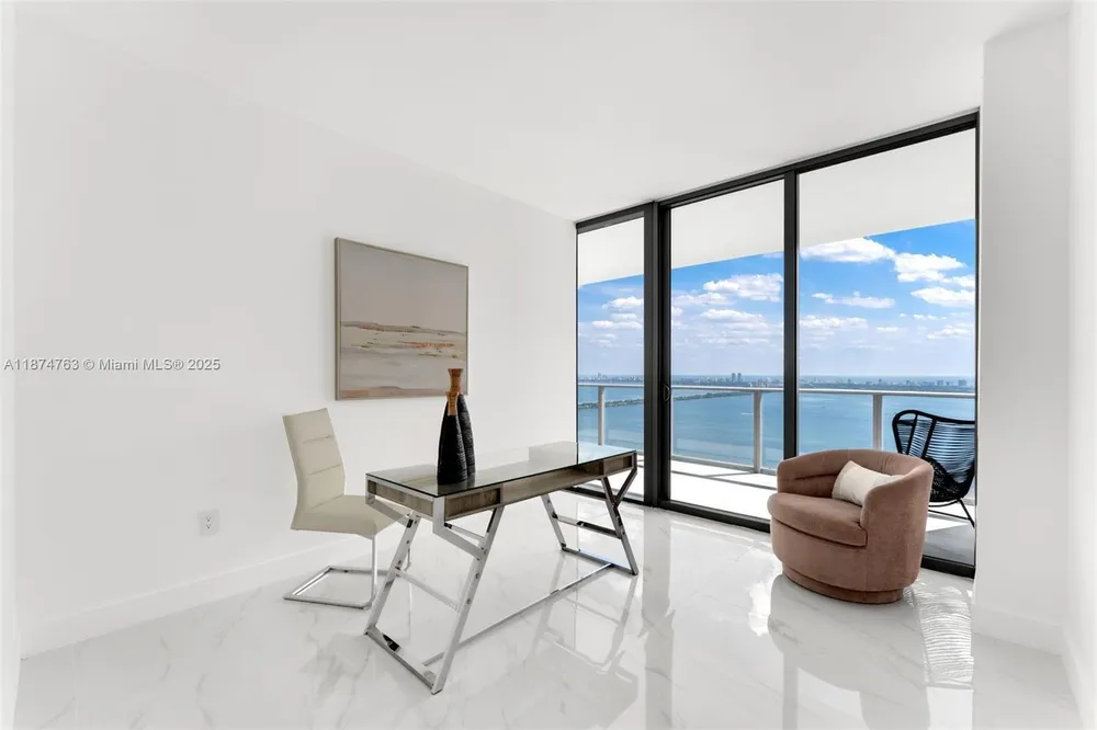 700 NE 24th St, Miami, FL 33137