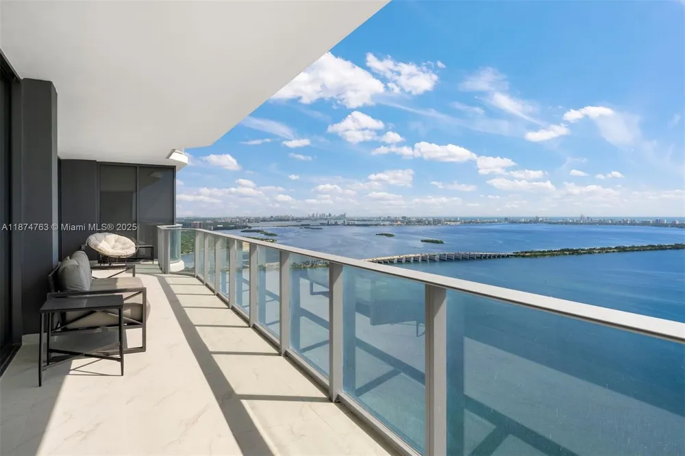 700 NE 24th St, Miami, FL 33137