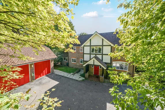 Bath Road, Marlborough, SN8