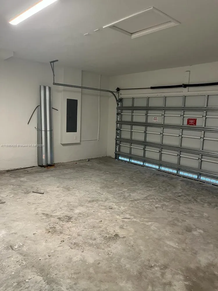 33187, FL