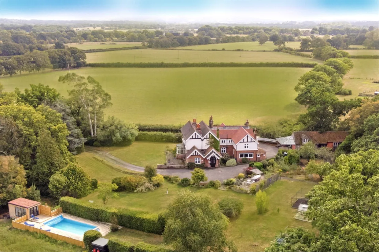 Sproutes Lane, Coolham, RH13 photo 1