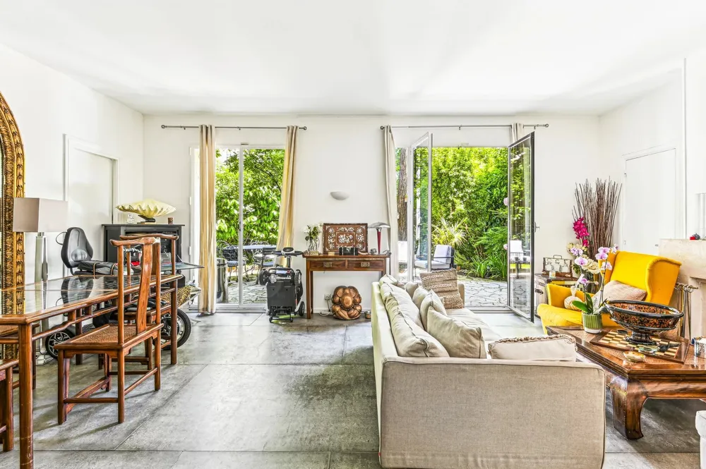 Neuilly-sur-Seine, 92200, France