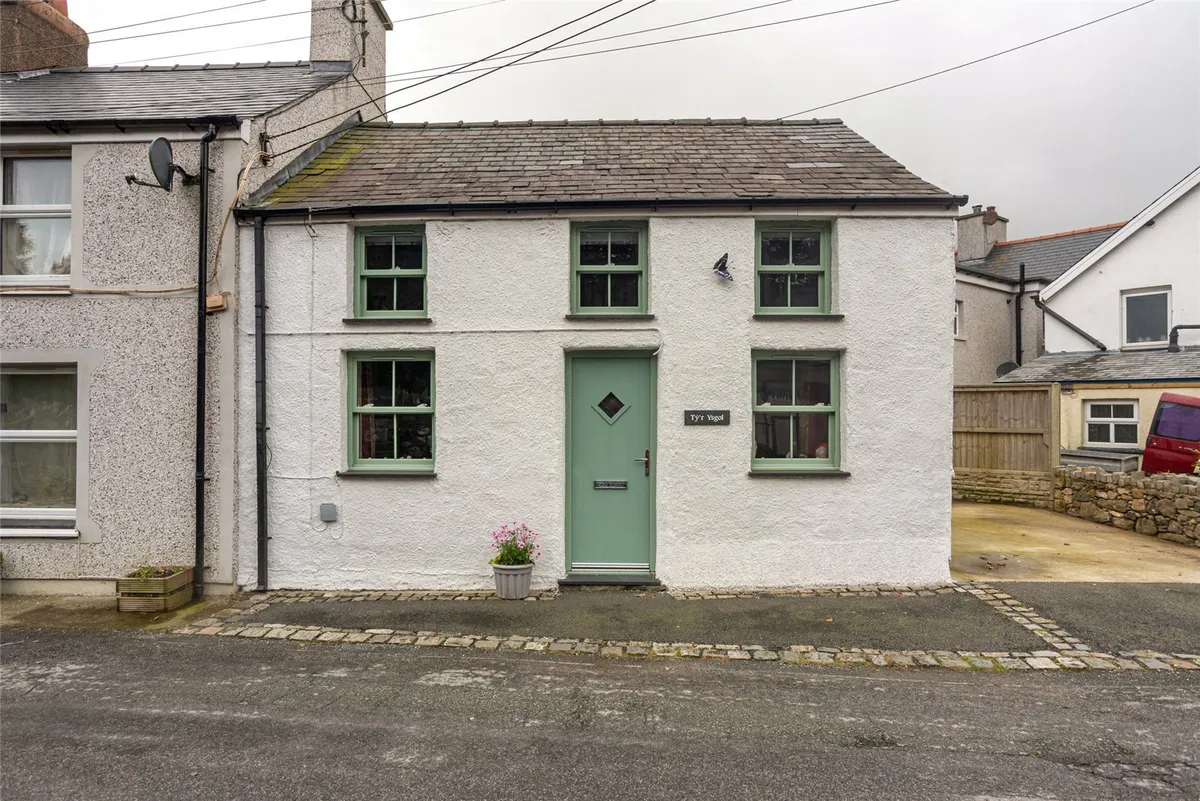 Llanaelhaearn, Caernarfon, Gwynedd, LL54