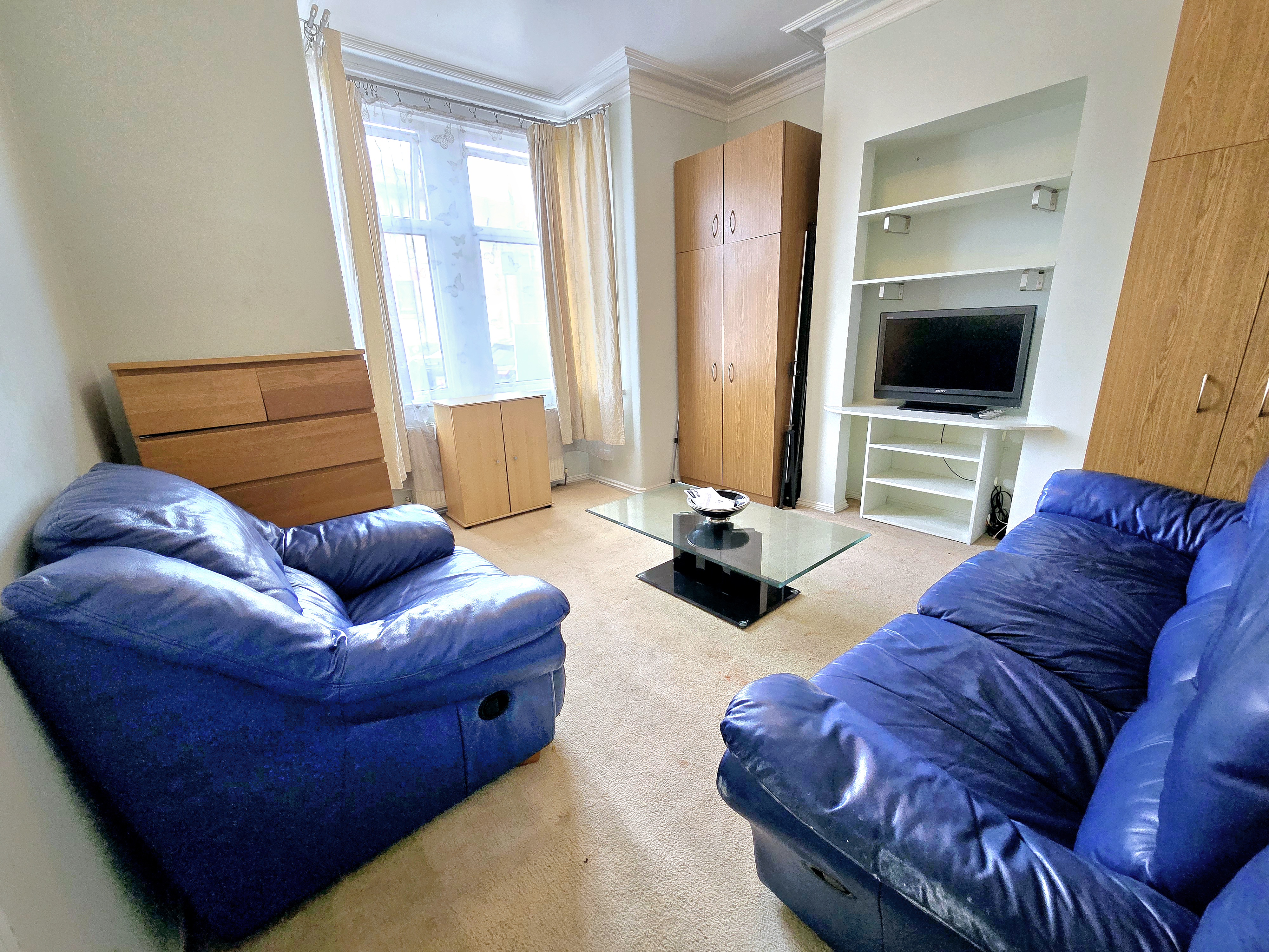 Four Bedroom House To Let Brent View Road West Hendon NW9  Image 3