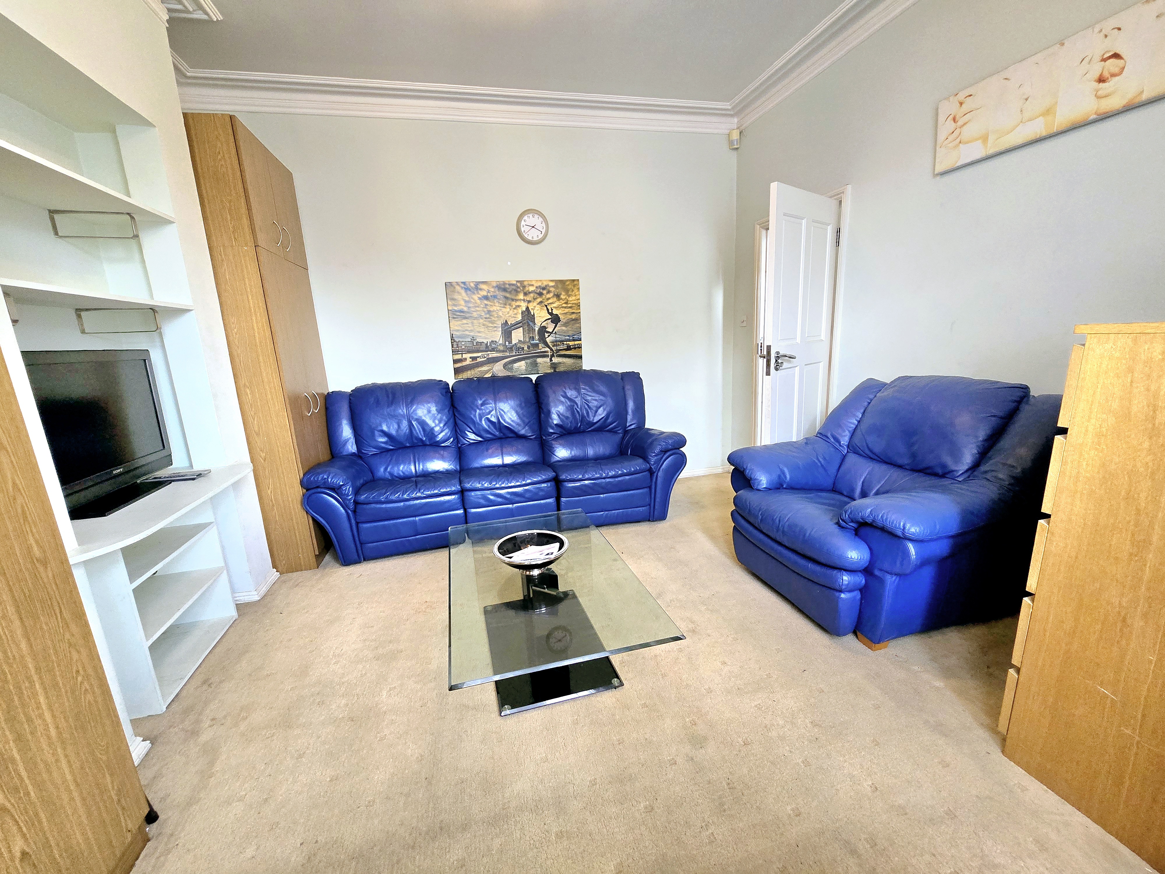 Four Bedroom House To Let Brent View Road West Hendon NW9  Image 2