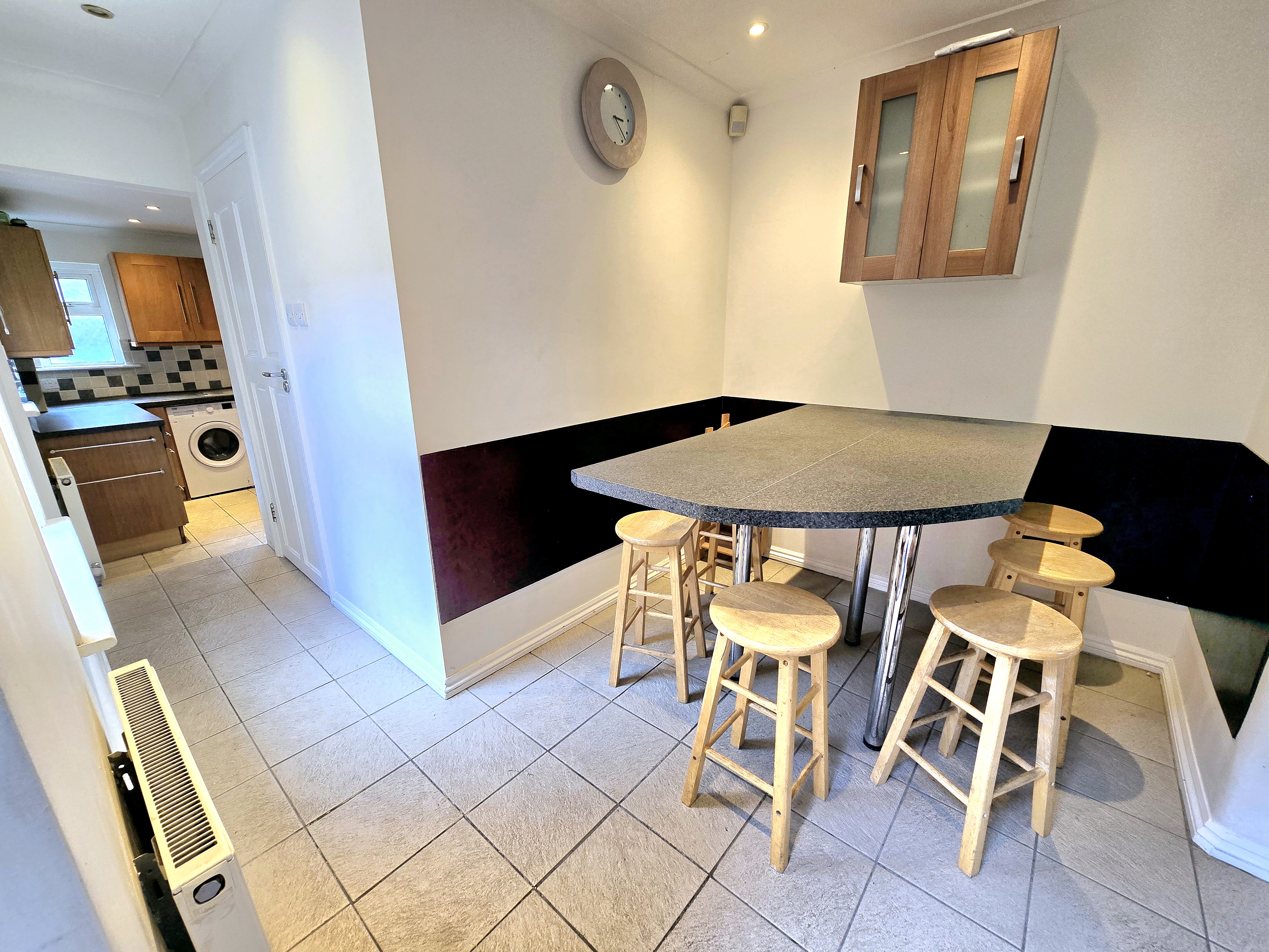Four Bedroom House To Let Brent View Road West Hendon NW9  Image 5