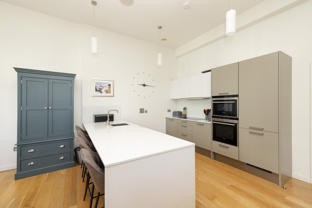 13 (Flat 16) Simpson Loan, Jubilee Hall, Quartermile, Edinburgh, EH3 9GN Image 2