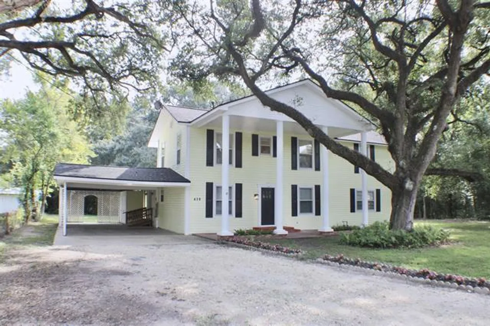 410 Belvedere Dr, Beaumont, TX 77706