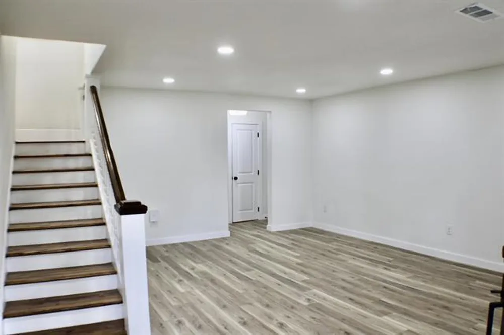 410 Belvedere Dr, Beaumont, TX 77706