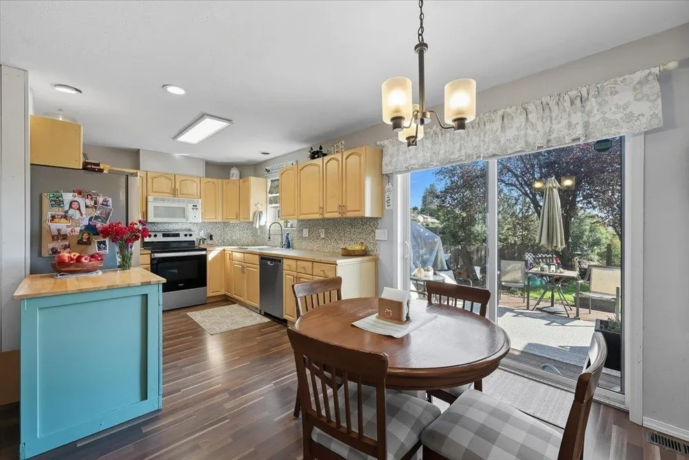 3250 N Ash Pl, Spokane, WA 99205