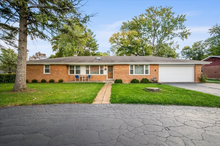 203 Coldren Dr, Prospect Heights, IL 60070