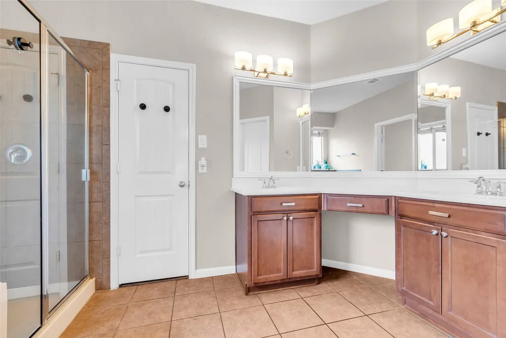 155 Magnolia Grove Ln, Conroe, TX 77384