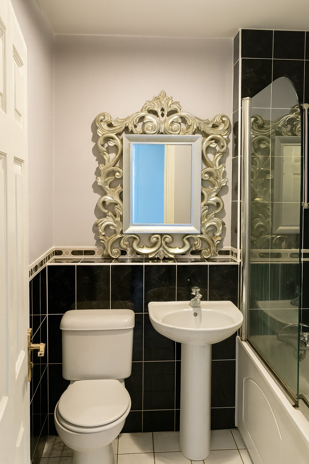 Two Bedroom Flat  For sale  Princess Park Manor  Friern Barnet  N11 Image 6