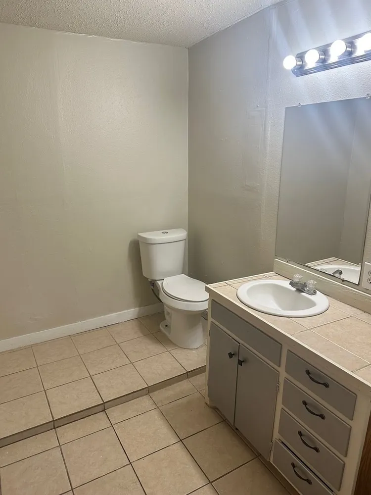 15 E 23rd St, San Angelo, TX 76903