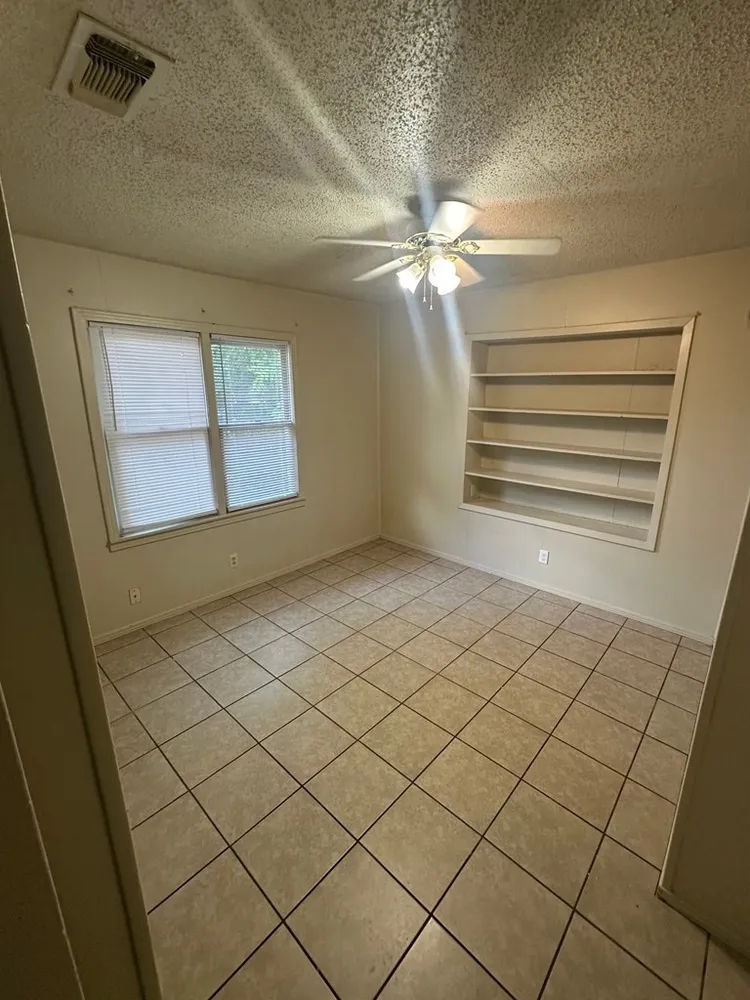 15 E 23rd St, San Angelo, TX 76903