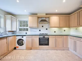 Reigate Road, Burgh Heath, Tadworth thumb 3