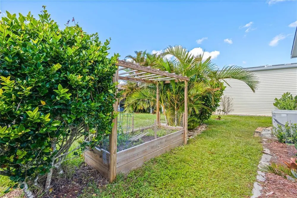 2100 Kings Hwy, Port Charlotte, FL 33980